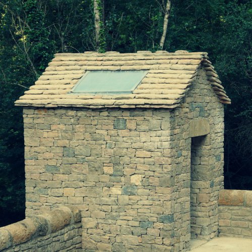 Lovely Toilettes Sèches Publiques en Pierre sèches - Lozère