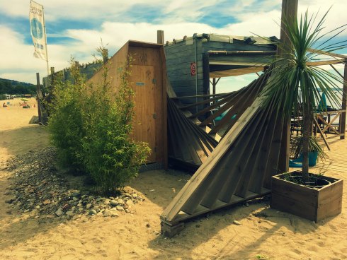 lovely-toilettes-restaurant-plage-demontable