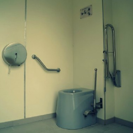 siège wc à lombricompostage accessible norme pmr