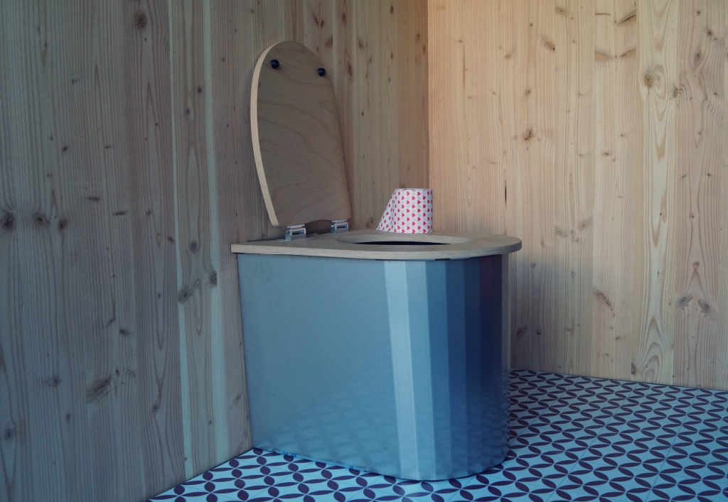 lovely-toilettes-seches-design-interieur toilette sèche design en intérieur
