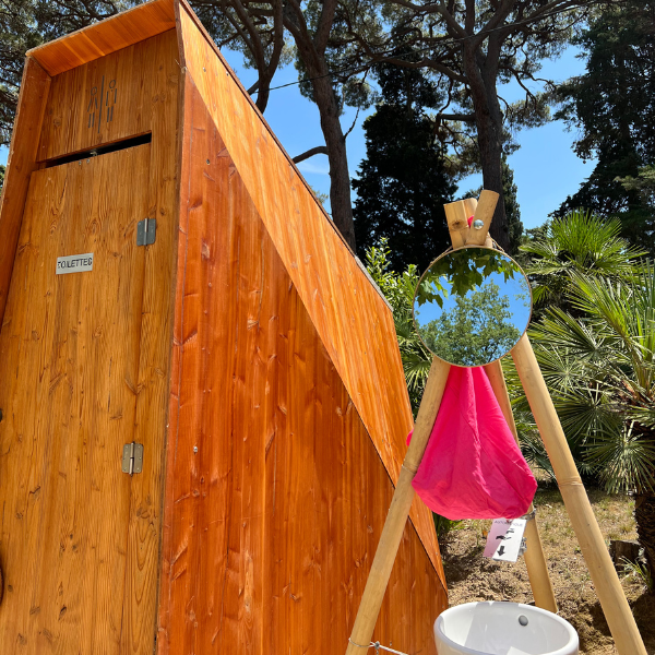 Des toilettes sèches pour un mariage Des toilettes sèches pour un mariage